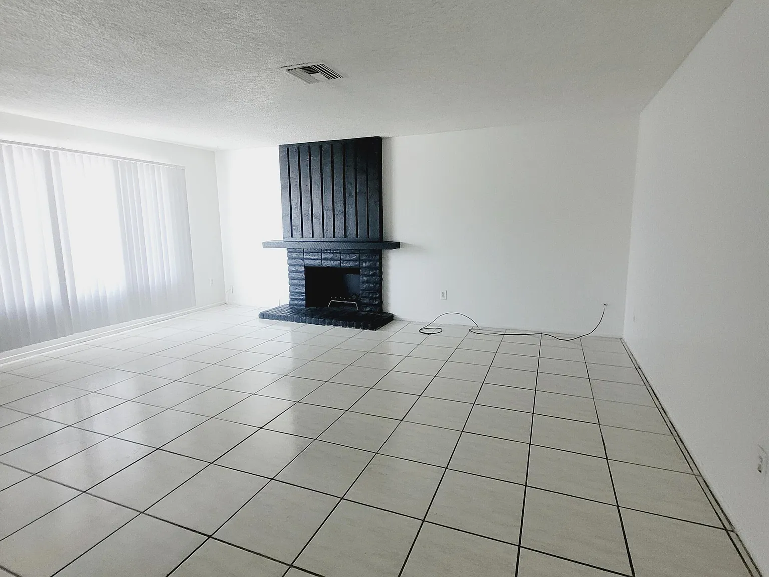 3 bed, 2.0 bath, 5315 sqft, $1,550 — Photo 4