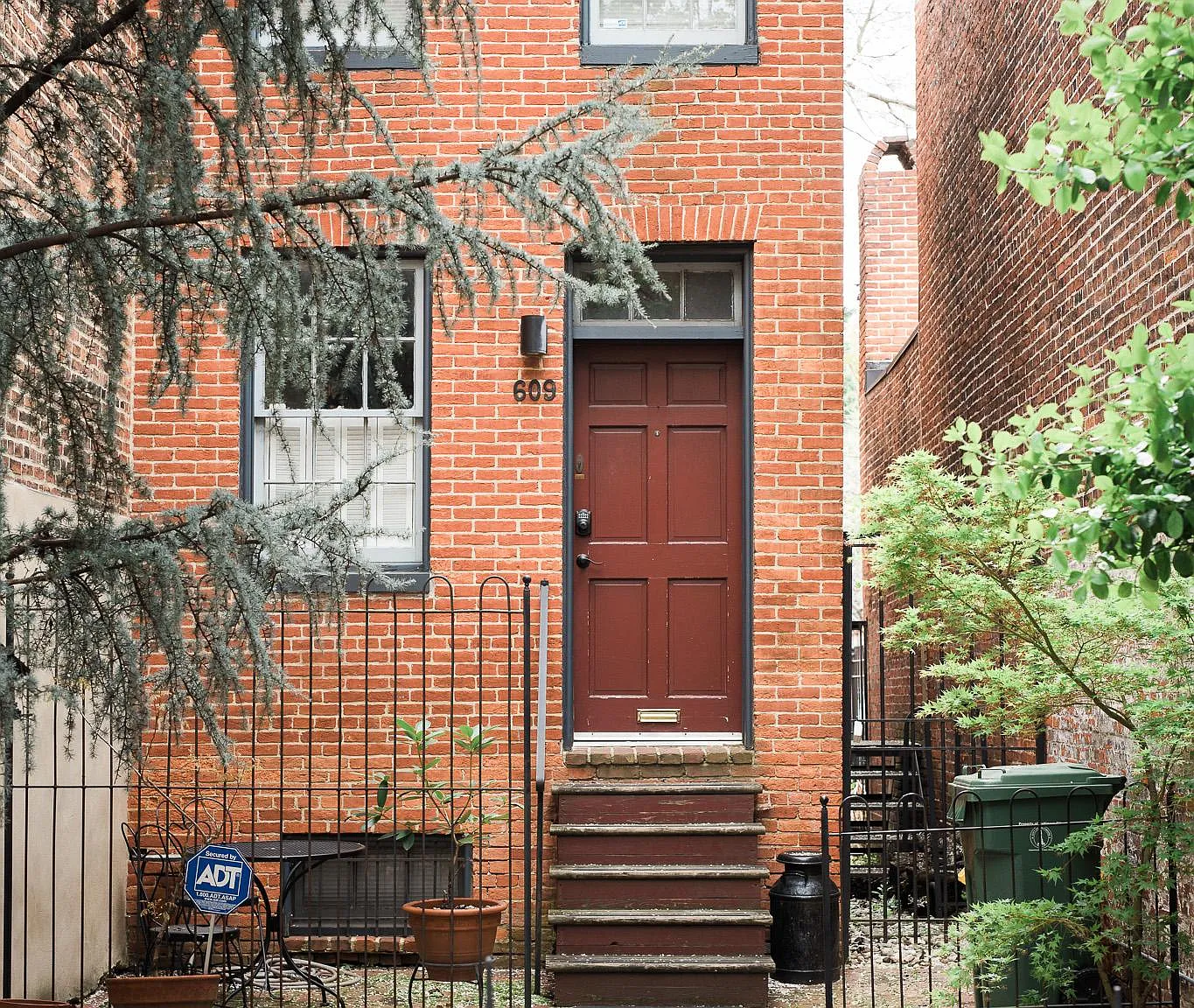 609 S Paca St — Photo 2