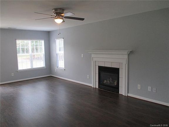 3rd image of 634 Darrington Ct