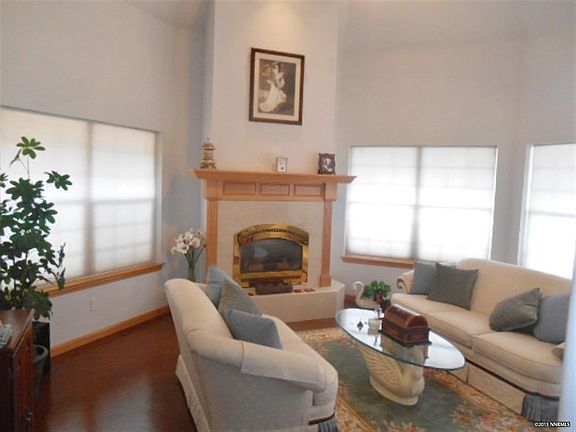 3rd image of 1383 N Santa Barbara Dr