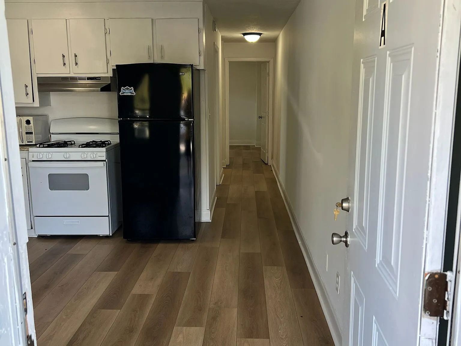 2 bed, $1,100 — Photo 4