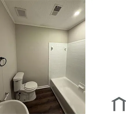 4 bed, 1500 sqft, $1,300 — Photo 2