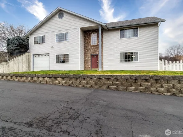1525 SE Valley View Terrace, College Place, WA 99324