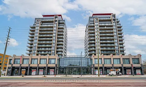 9090 Yonge St Photo 1