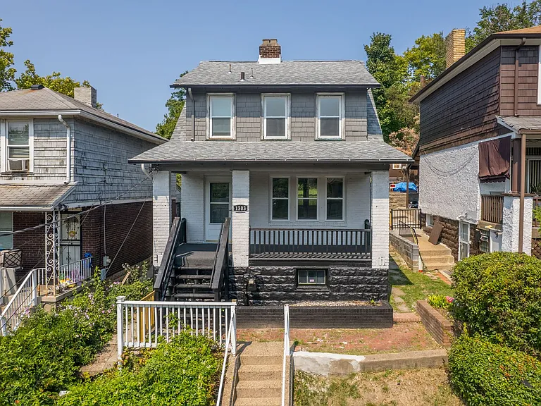 1303 Woodlawn Ave — Photo 4