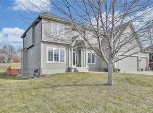 2727 SW Arthur Dr, Lees Summit, MO 64082