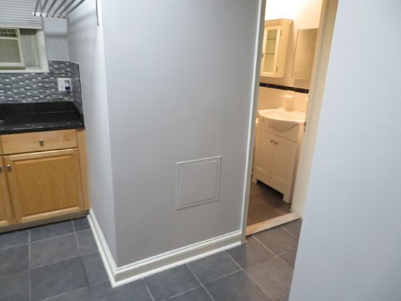 5th image of 3925 Davis Pl NW APT B1
