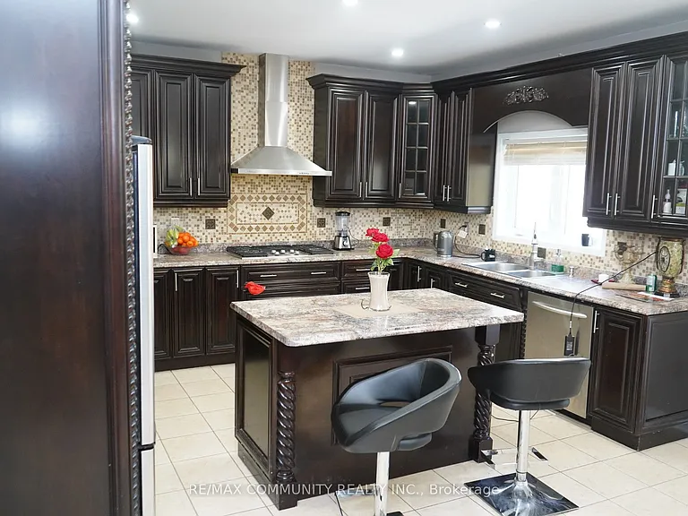 151 Gillett Dr — Photo 10