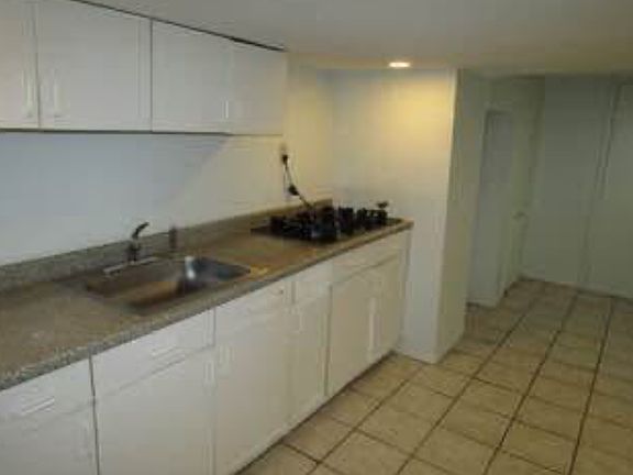 3rd image of 25 Nassau St Floor 1