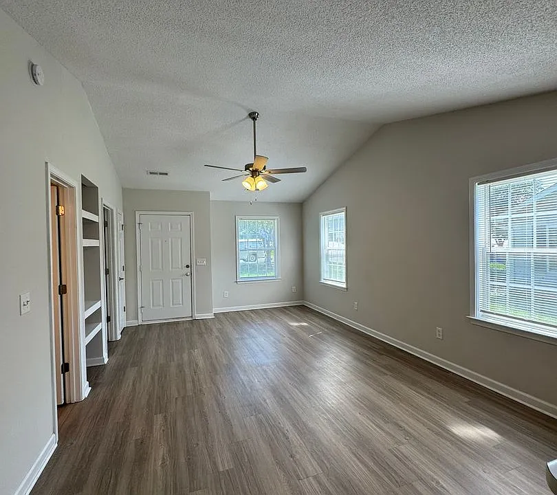 122 Springwood Ln