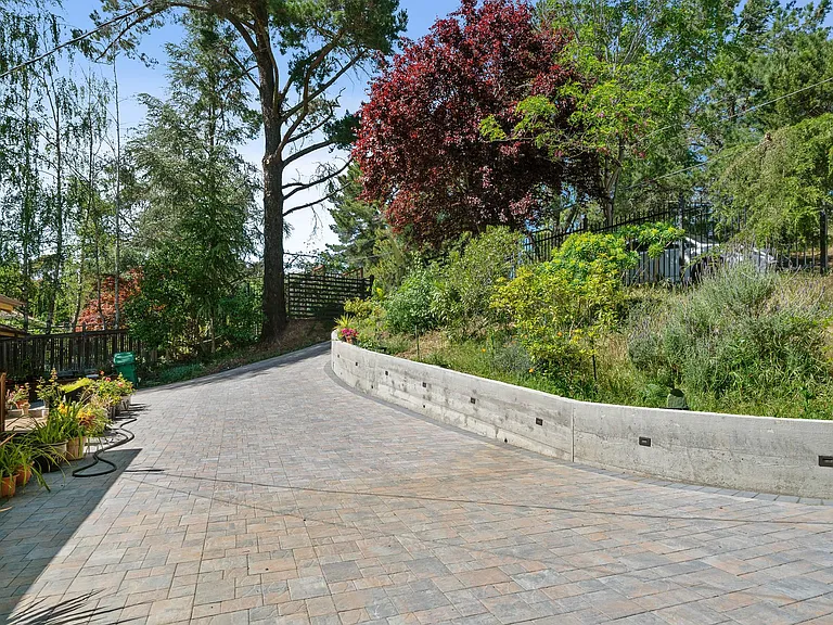 11207 Sun Valley Dr — Photo 2