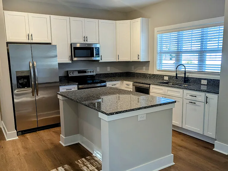 205 White Ave — Photo 3