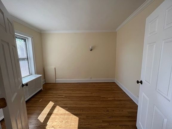 3rd image of 988 Harmon St #L-2