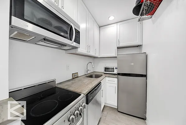 Rented by Douglas Elliman | media 8