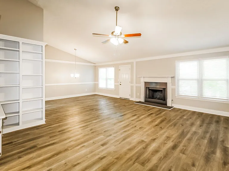 235 Grayland Creek Dr — Photo 4
