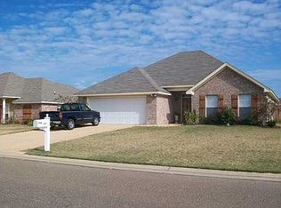 1074 Spanish Oak Dr, Pearl, MS 39208