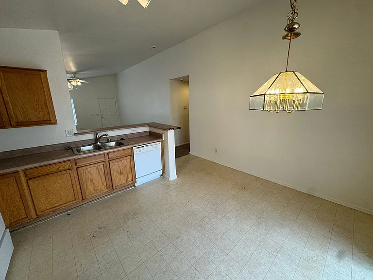 1225 W Darrel Rd — Photo 8