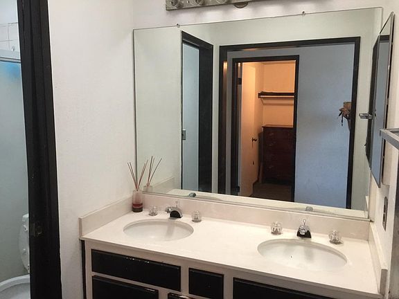 2nd image of 9906 Owensmouth Ave Unit 25