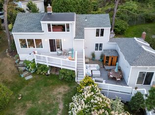 82 Bald Head Cliff Rd N, Cape Neddick, ME 03902