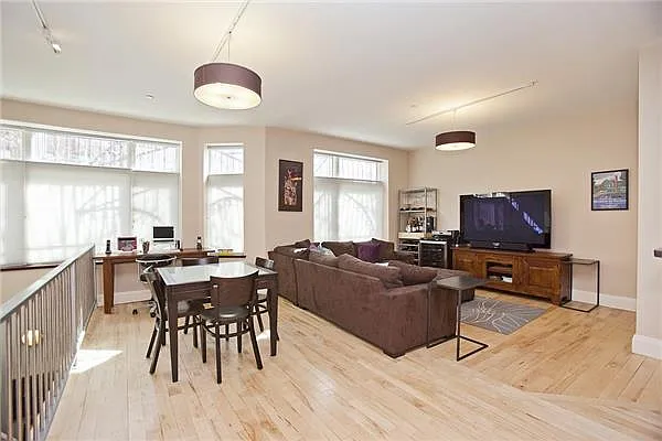 Sold by Space Marketing Shop | media 28