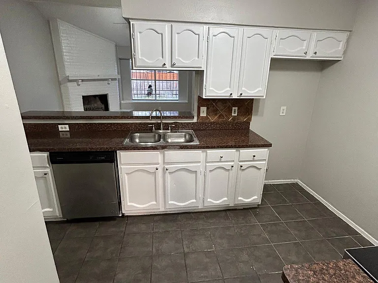 2746 Town North Dr — Photo 7