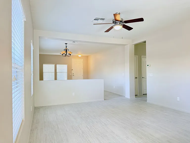 1128 S Olympic Dr — Photo 4