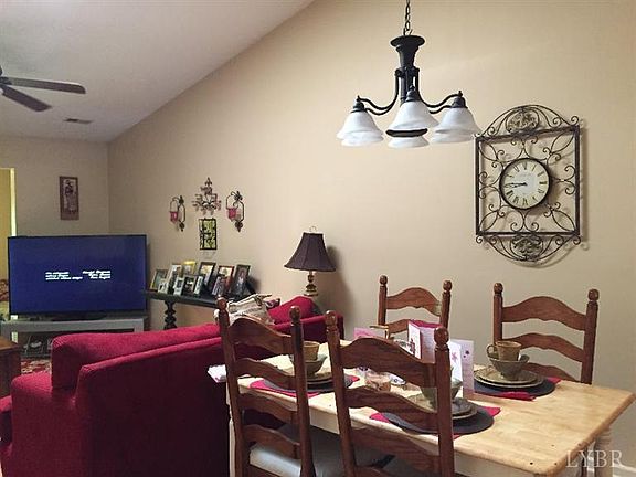 2nd image of 213 Countryplace Ln
