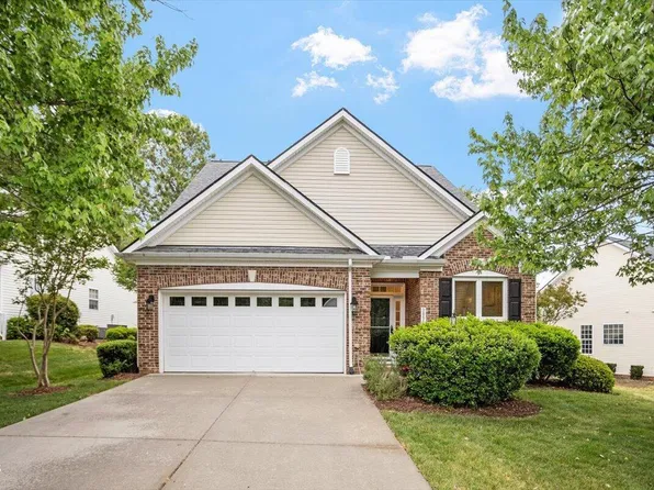 3005 Heritage Pines Dr, Cary, NC 27519