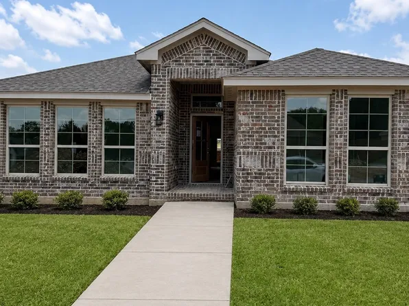 1422 Quail Creek Dr, Cleburne, TX 76033