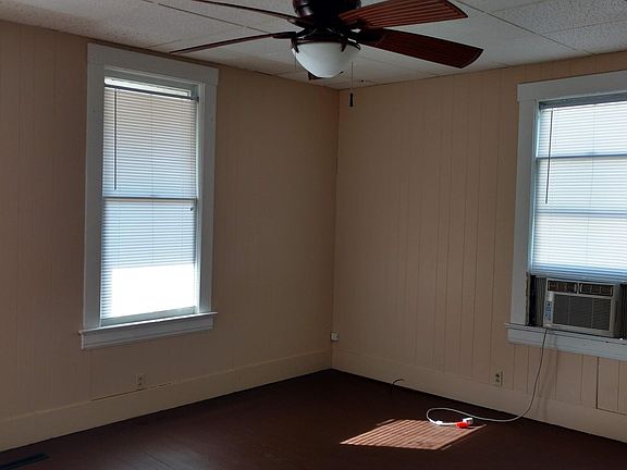 4th image of 1712 Woodlawn Ave