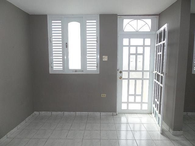 2nd image of C7 Ave. Ceiba