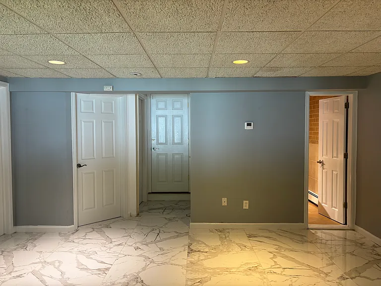 275 Evergreen Ave #B — Photo 8