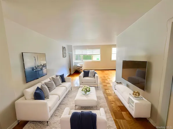 30 Lake St APT 8D, White Plains, NY 10603