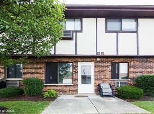 9064 Archer Ave APT E, Willow Springs, IL 60480