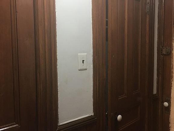 5th image of 611 Halsey St #1