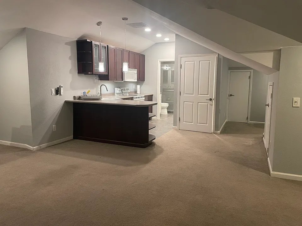 2840 Canyonside Dr
