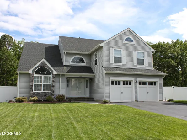 30 Thousand Oaks Terrace, Howell, NJ 07731