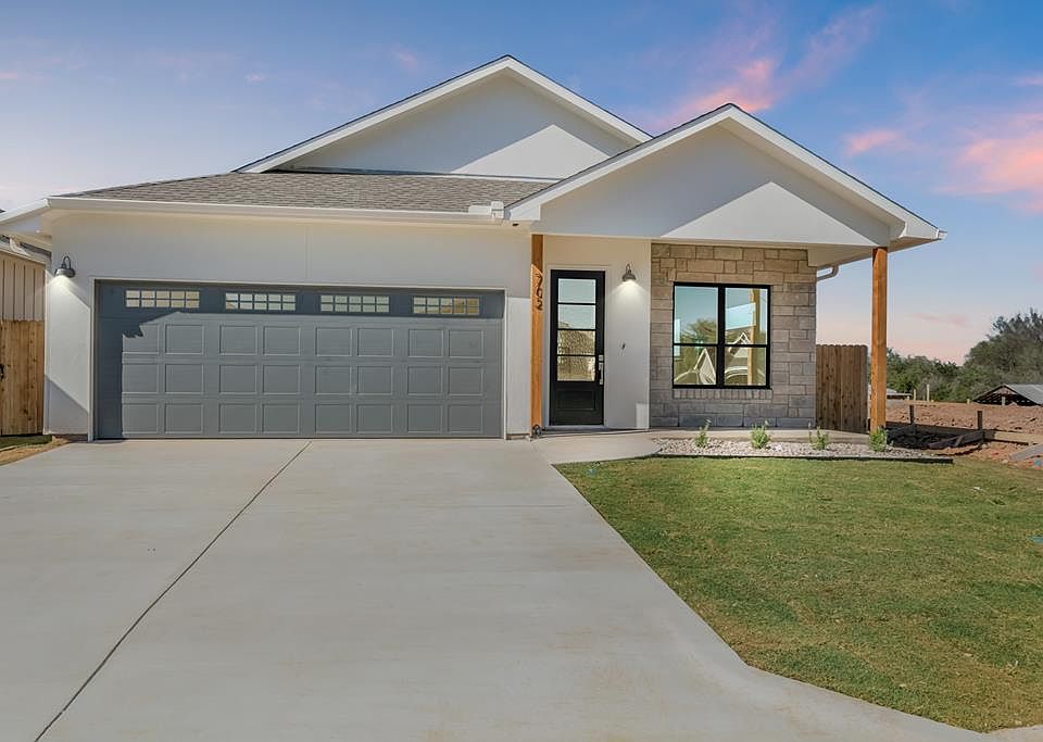 1st image of 702 Cirrus Ln