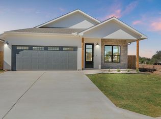 702 Cirrus Ln, Fredericksburg, TX 78624