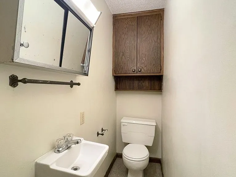 110 E 5th Ave — Photo 9