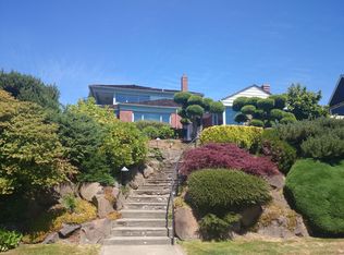 2482 Westmont Way W, Seattle, WA 98199