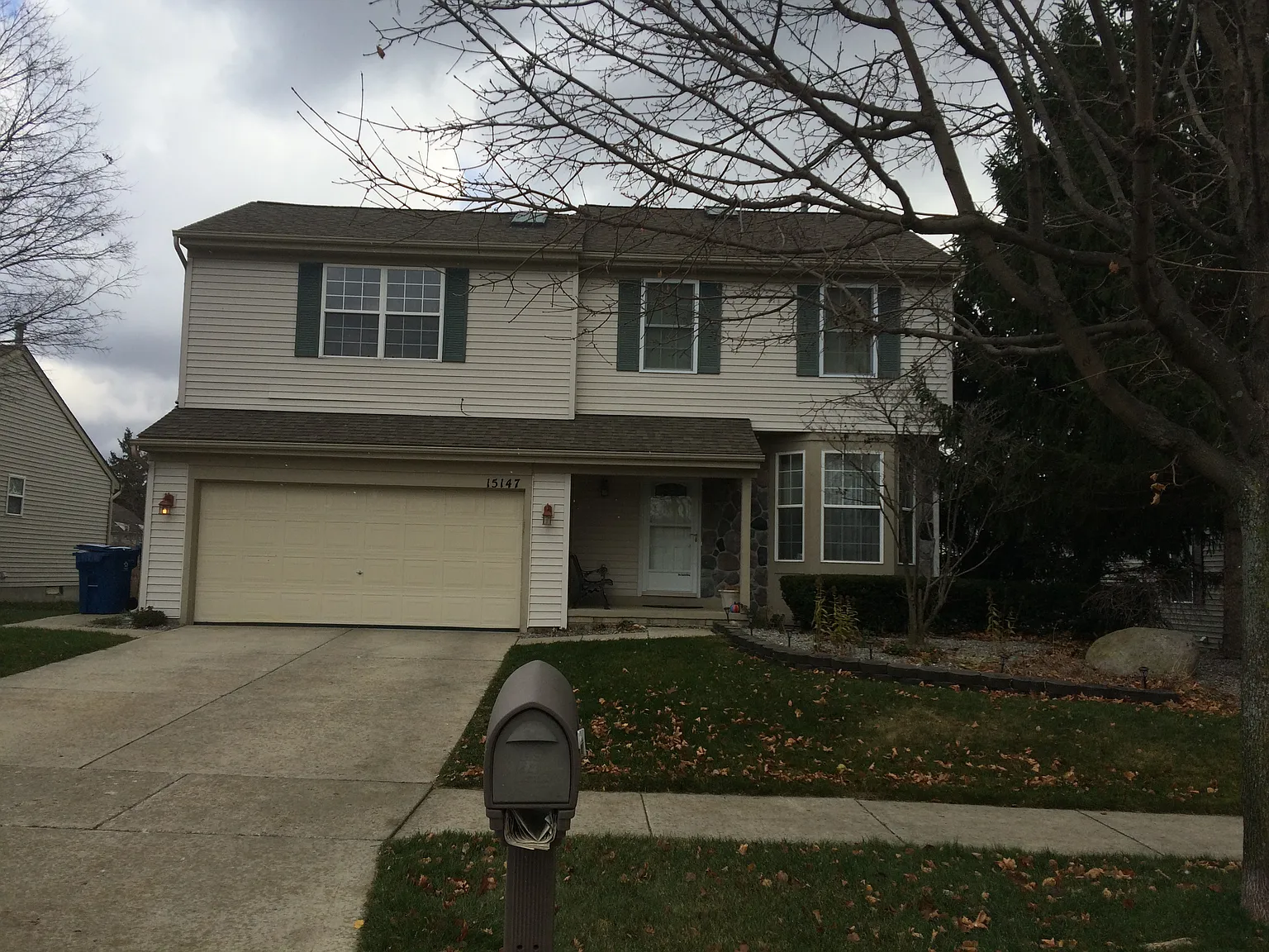 15147 Seeley Dr photo 1