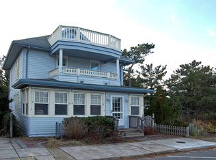 20 4th St, Beach Haven, NJ 08008