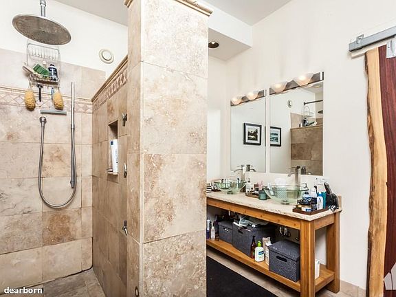 2nd image of 600 S Dearborn St #623