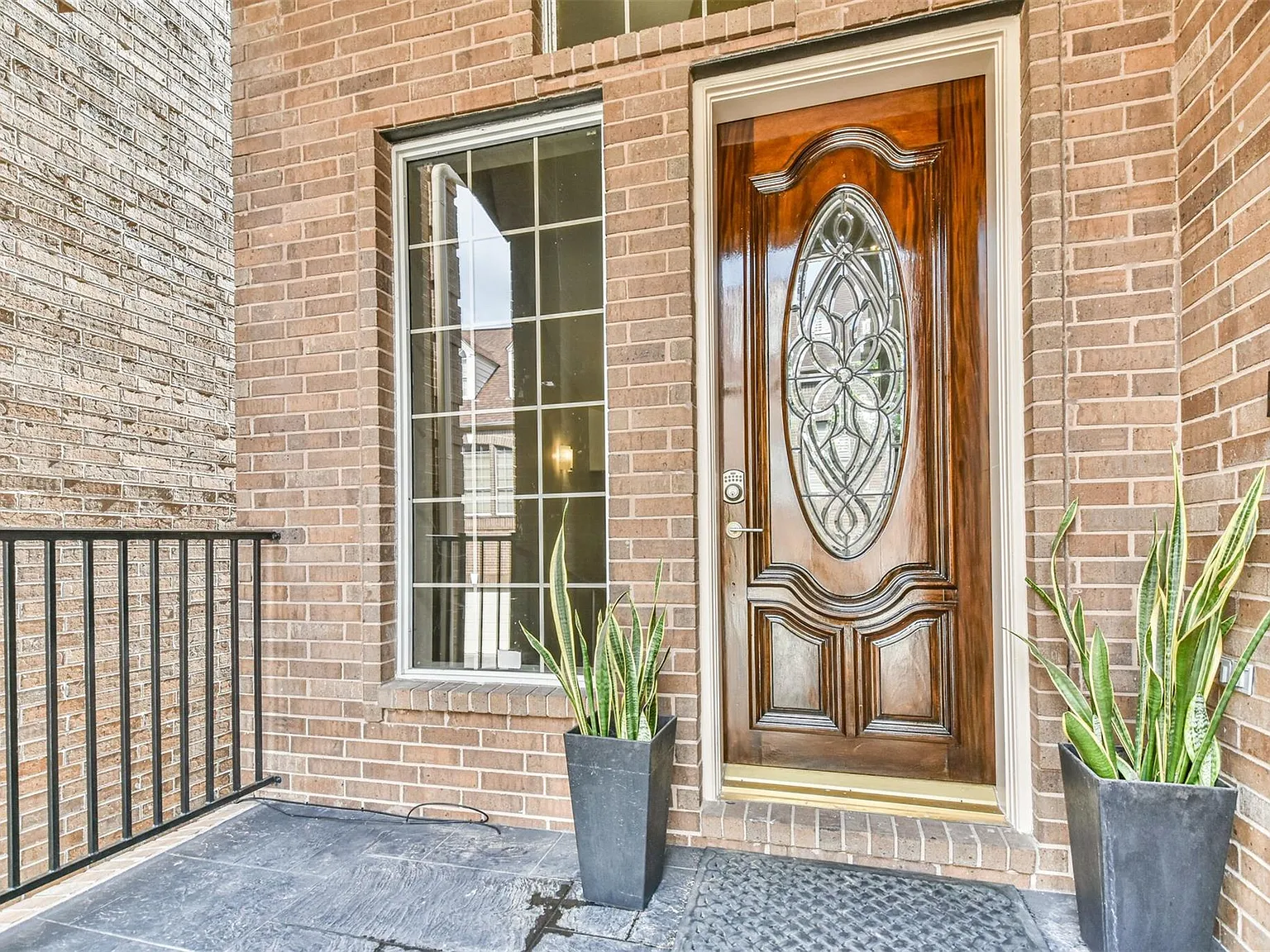 3 bed, 3.5 bath, 4221 sqft, $6,200 — Photo 3