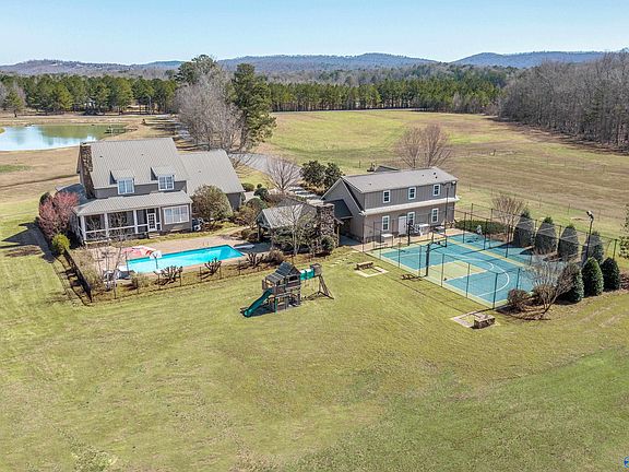 3rd image of 1920 Lasseter Rd