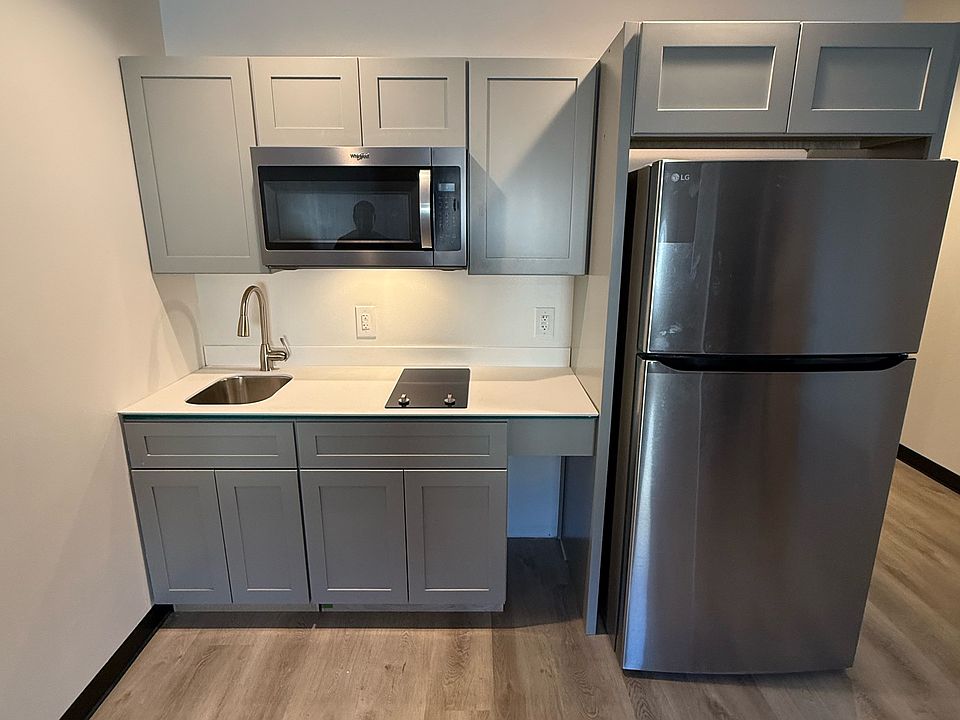 1st image of 5 Woodsdale Dr #104