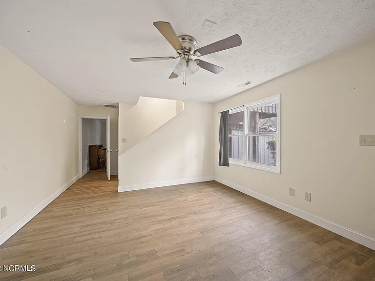 300 Clearfield Ln — Photo 21
