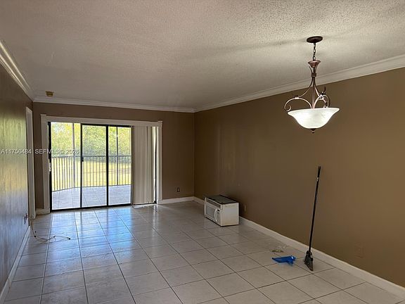 3rd image of 3400 Foxcroft Rd APT 212