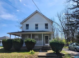 5 Locust St, Wanaque, NJ 07465